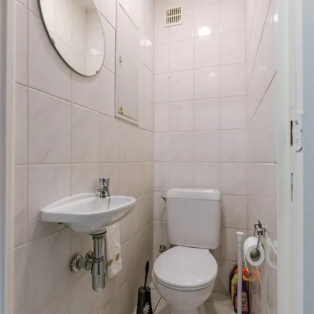 Bel Air - Stylish 2-bedroom Near The Sea T76